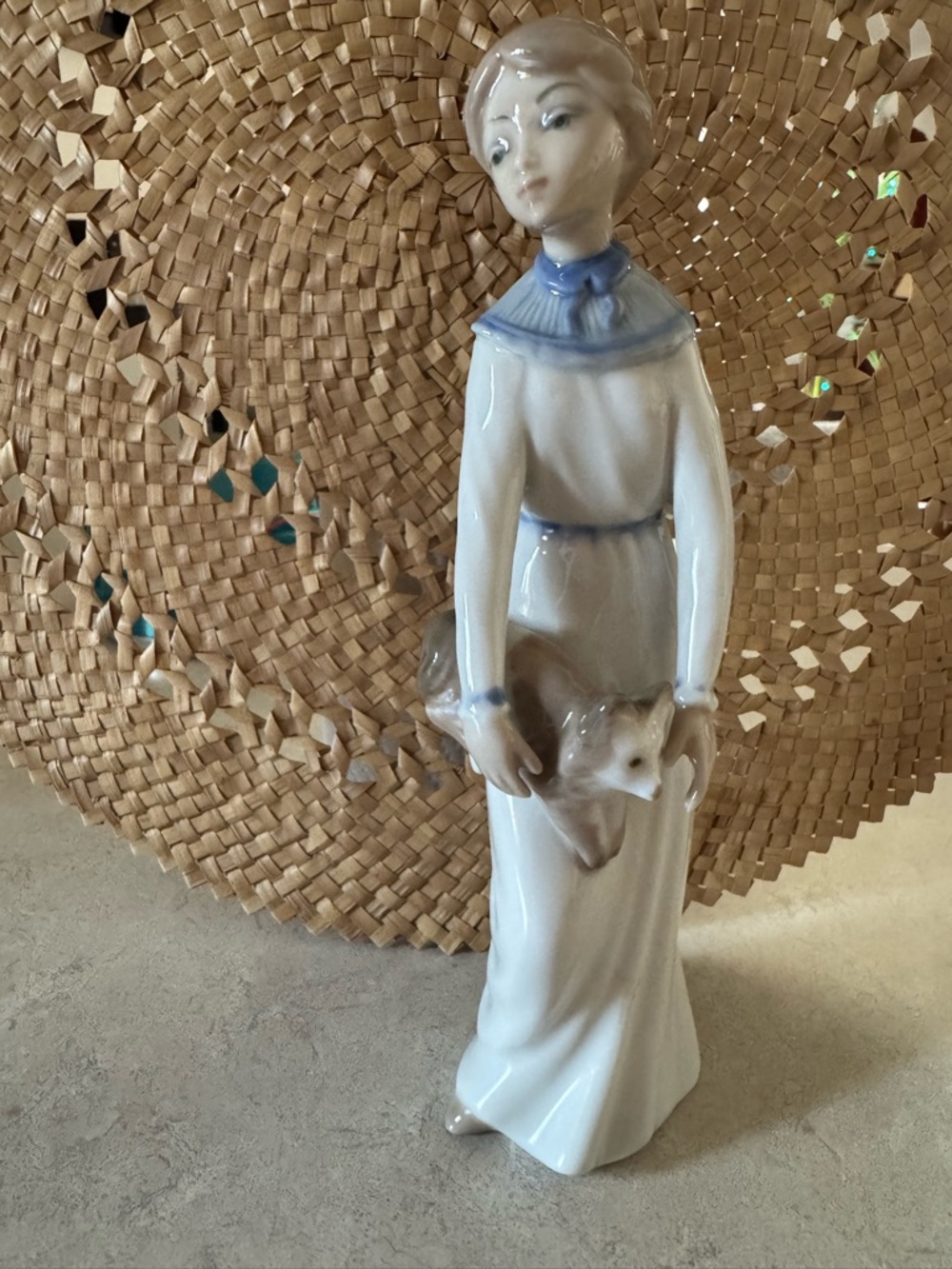 VINTAGE CASADES GIRL HOLDING DOG PORCELAIN FIGURINE MADE IN SPAIN Woman Pets